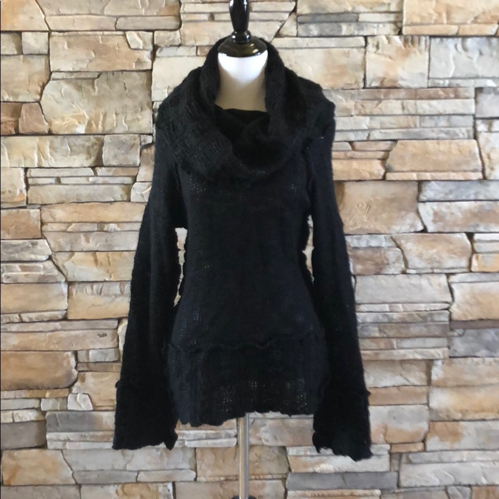 Cowl neck tunic sweater. Wool blend.